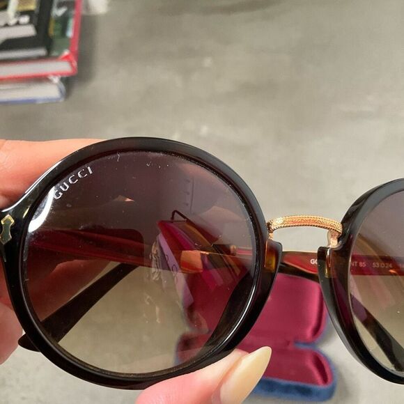 Gucci Round and Gold Metal Sunglasses - Picture 4 of 9